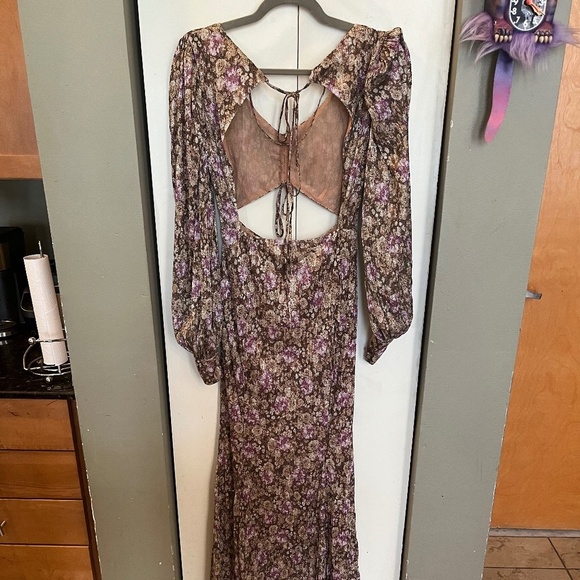 NWT For Love and Lemons Floral Shimmer Wynne Maxi Dress Cut Out Open Back Size S - Picture 3 of 9